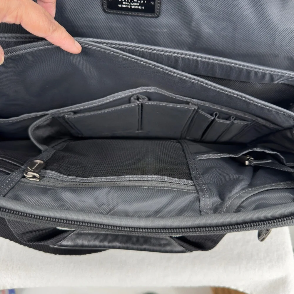 Briggs & Riley Black Ballistic Nylon Laptop Briefcase Messenger Bag EUC